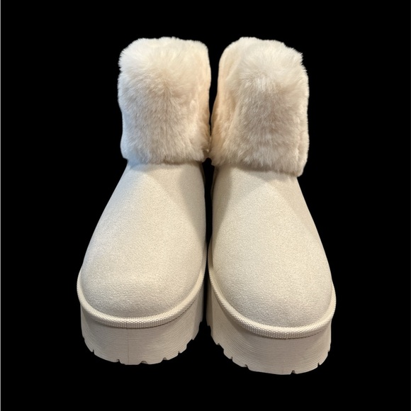 Very G Sherpa Top Slip On Boots Size 11 Nude Platform Heel Lightweight - Picture 3 of 14